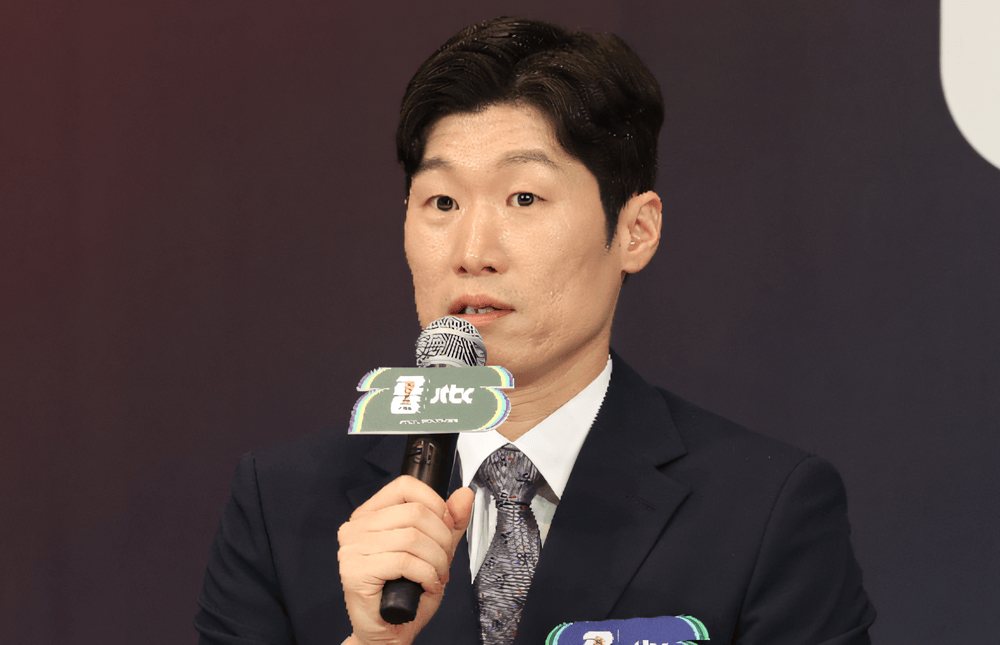 玩“田忌赛马”！前曼联球星朴智星批韩国主帅：真是为赢球而踢吗